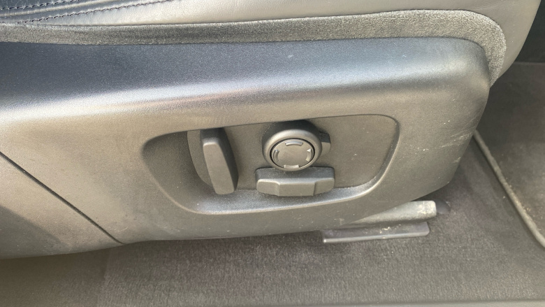 Land Rover Range Rover Evoque 1.5 P300e R-Dynamic HSE 5dr Auto Hatchback